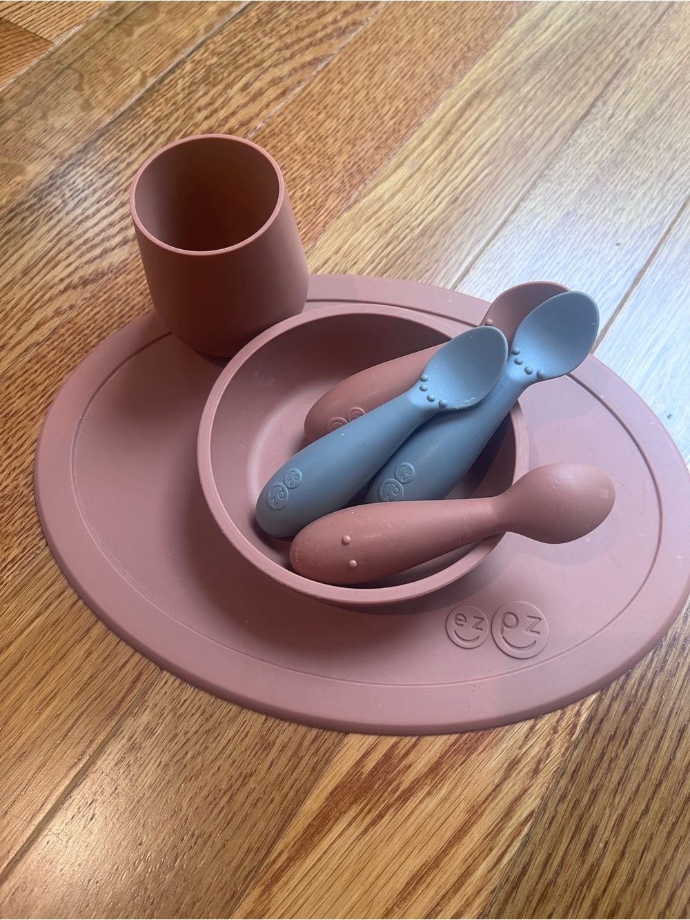 EZPZ mini mat bowl, open cup and spoon set